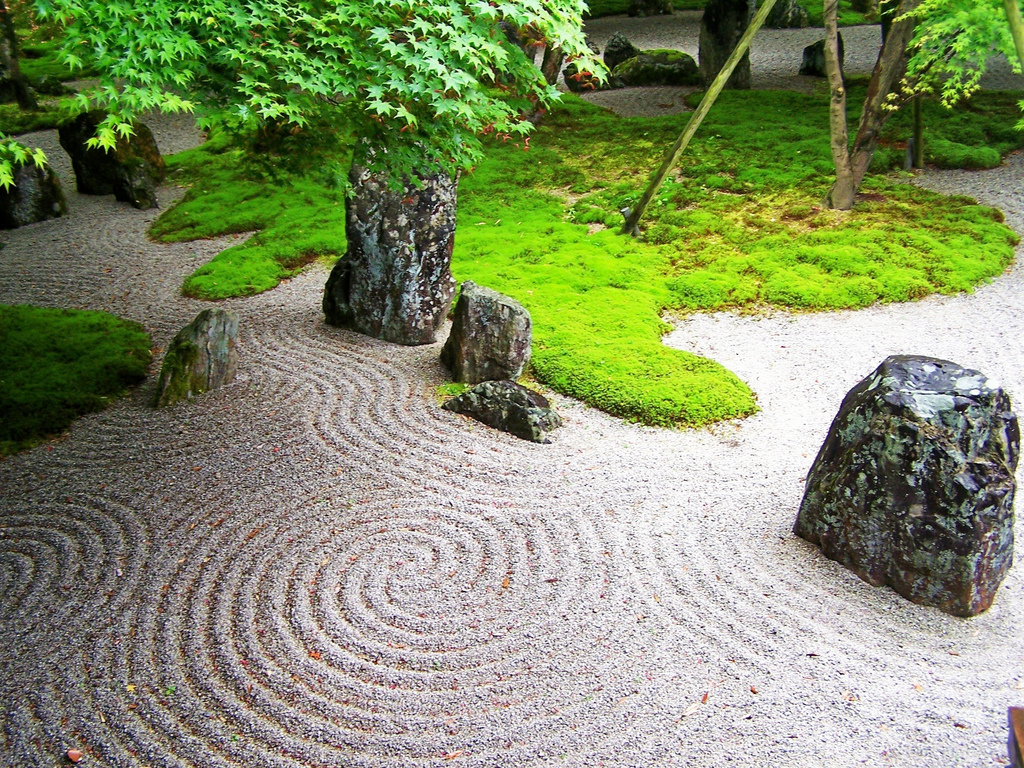 zen-garden-backyard