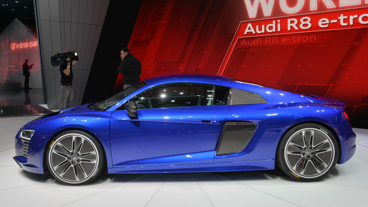 05-2016-audi-r8-e-tron-geneva-1