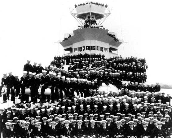 USS-INDIANAPOLIS-OFFICERS-AND-CREW