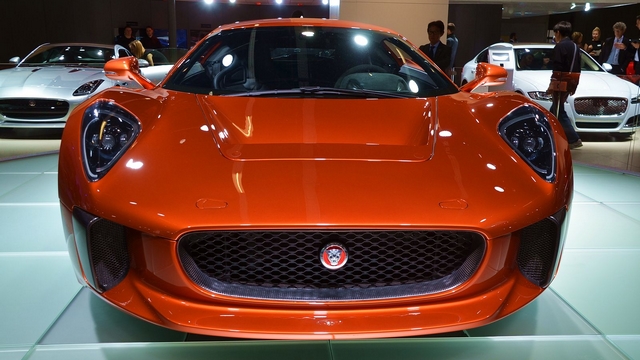 jaguar-c-x75-spectre-9