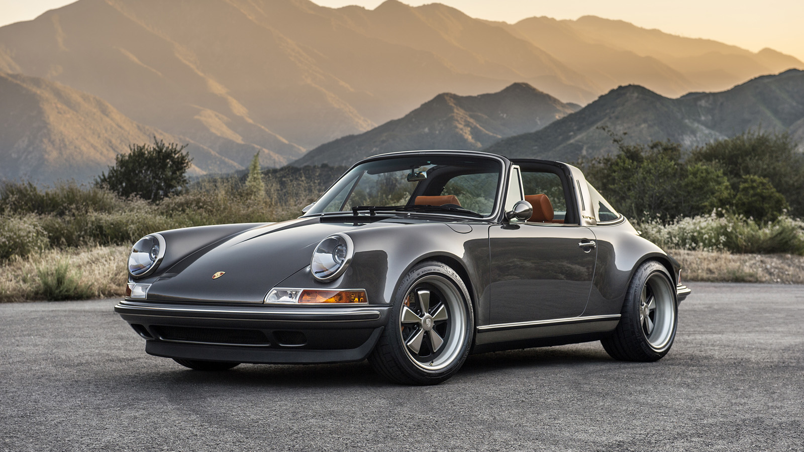 Porsche-911-Targa-by-Singer-Vehicle-Design-1