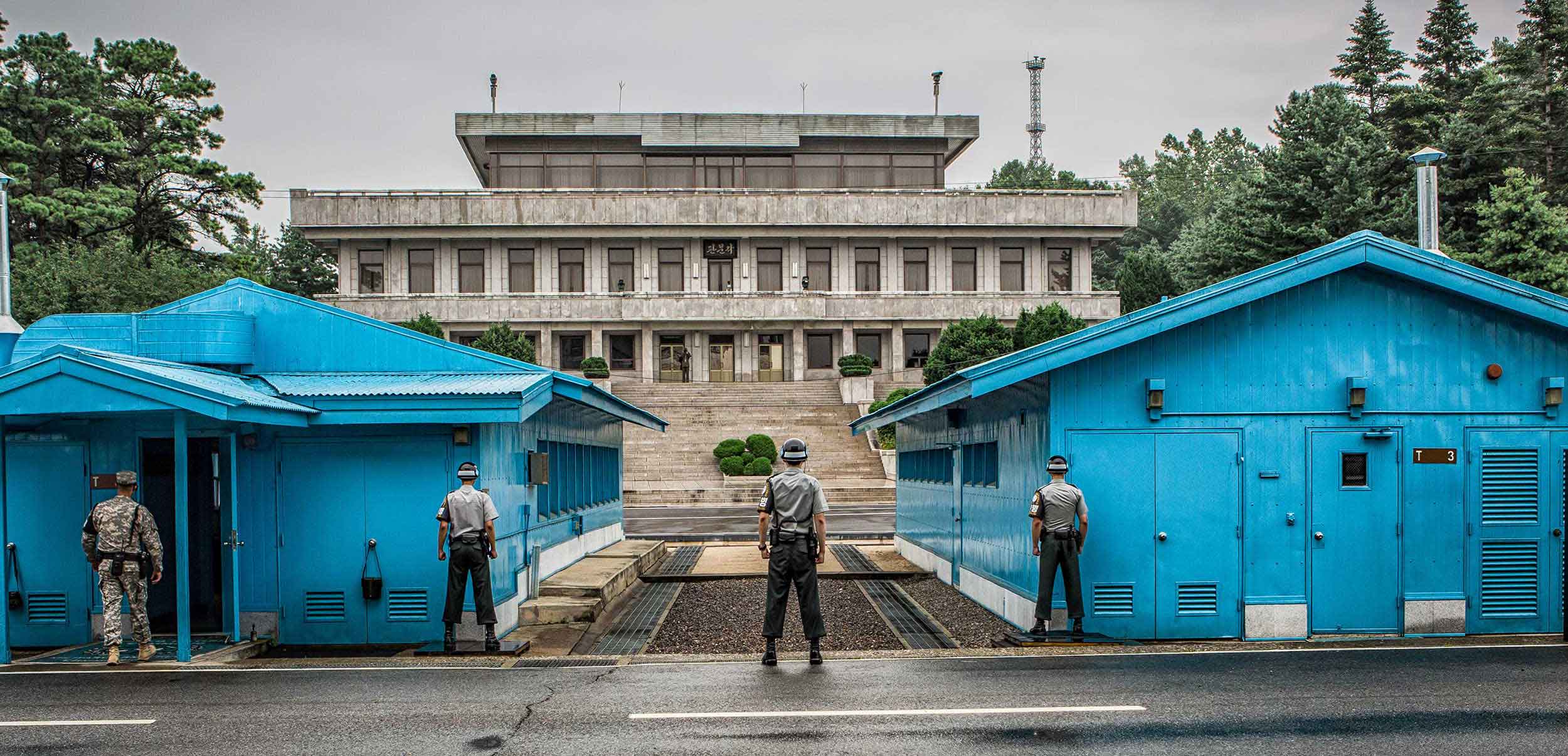 Compass-Cultura-Zoo-Korea-DMZ-w