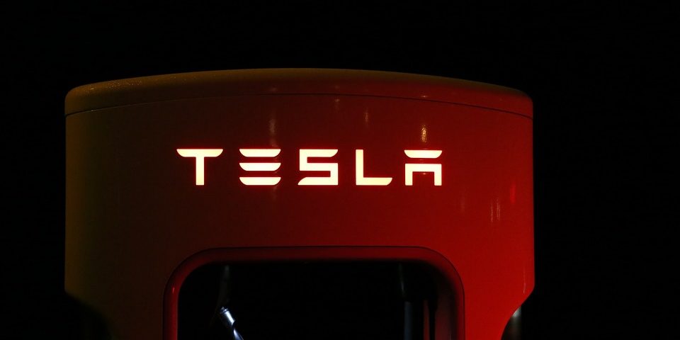 tesla-1724773_960_720