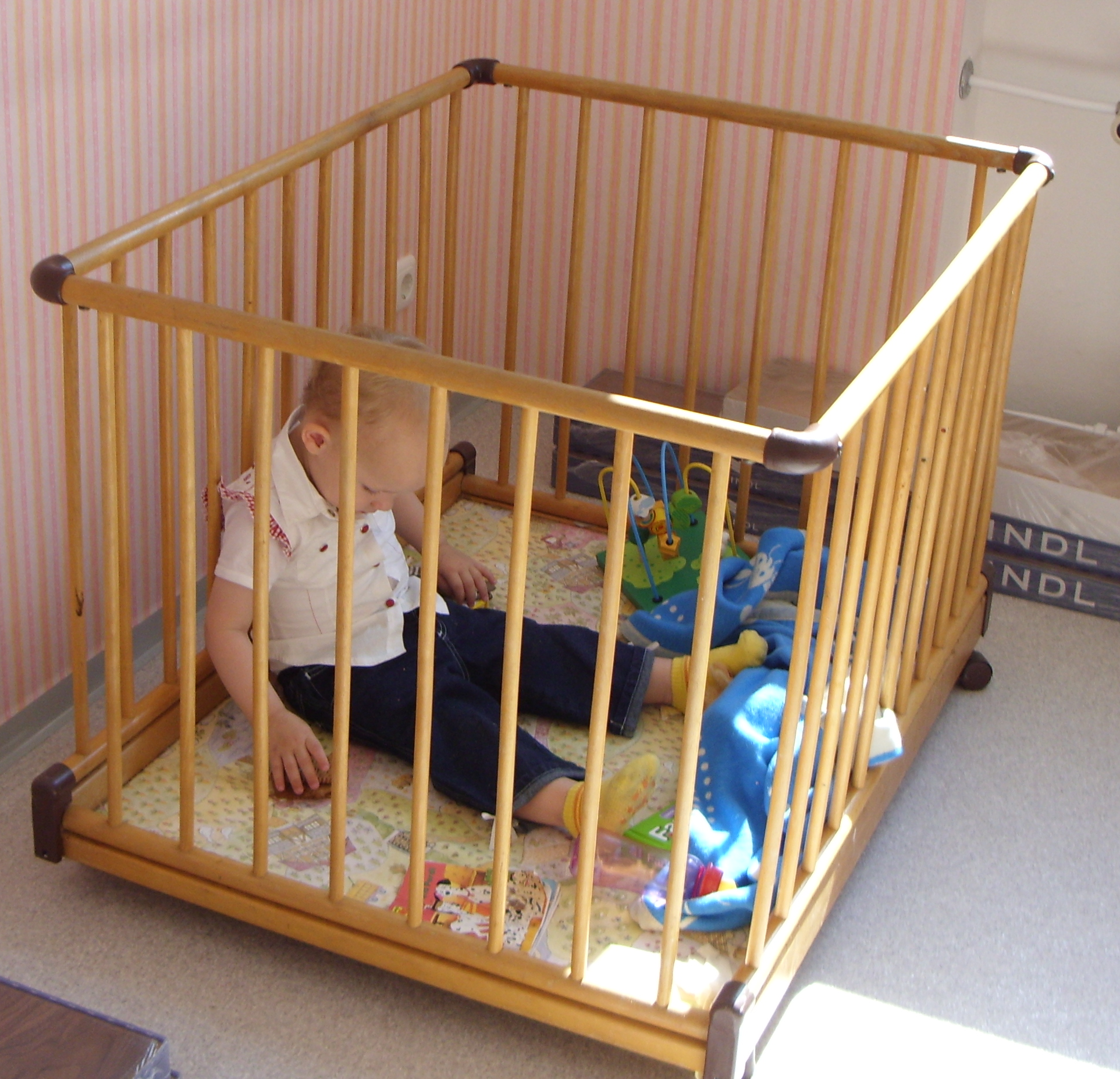 playpen_child