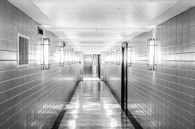 empty-corridor-4953x3302_19555