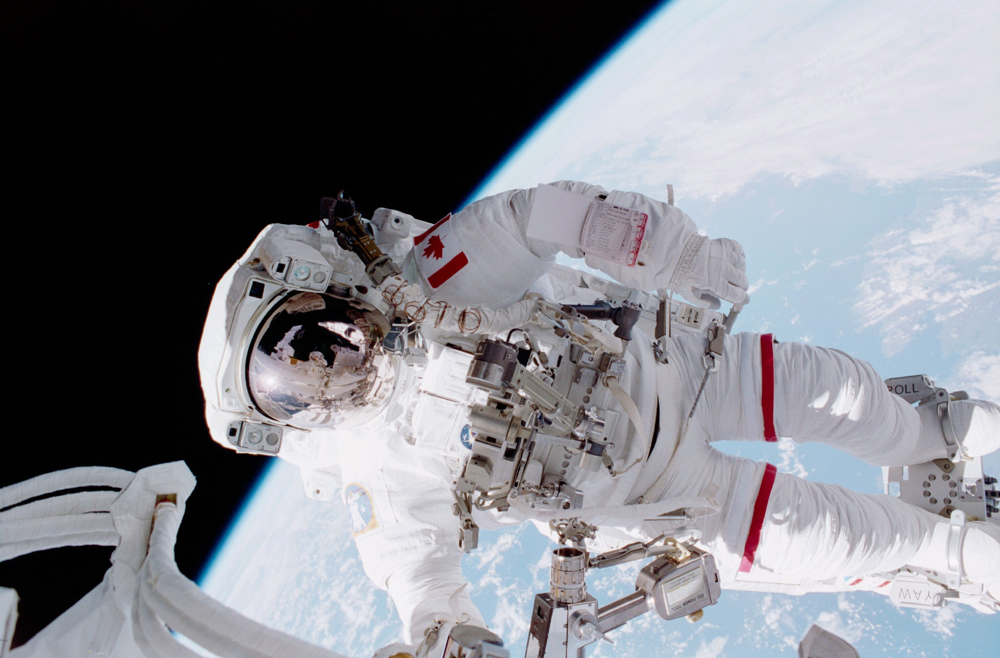 20180305_Astronaut-Chris-Hadfield-on-a-mission-STS-100-spacewalk