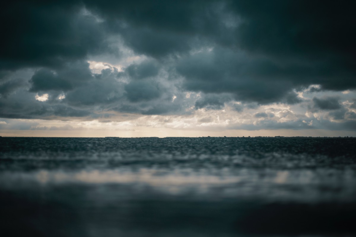 beach_clouds_dark_dark_clouds_dawn_dramatic_dusk_evening-1551859