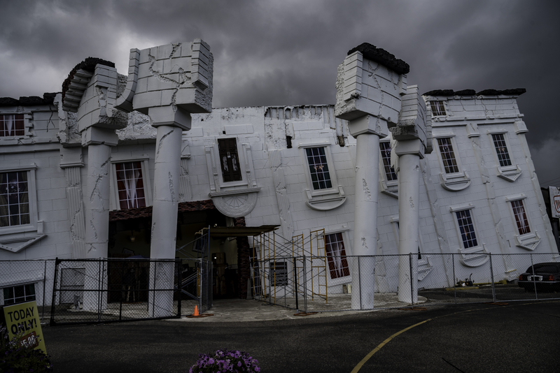 broken-down-buildings-of-the-upside-down-top-secret-house-in-wisconsin-dells