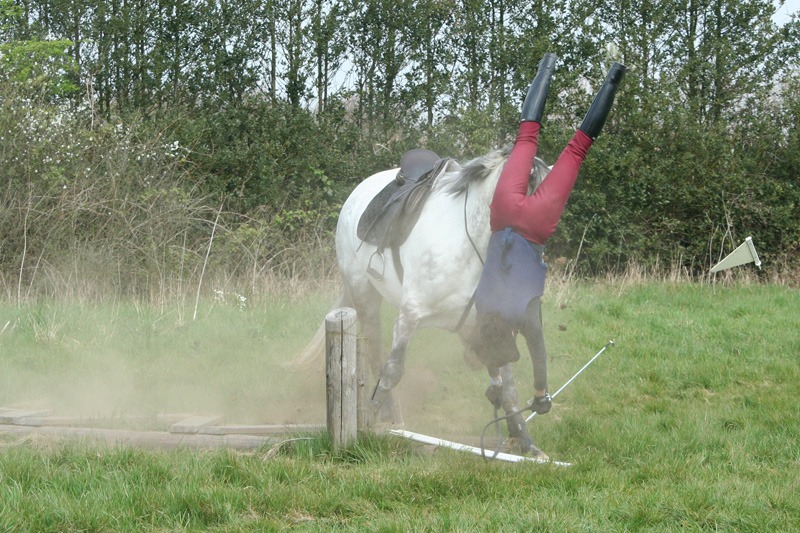 Man_falling_of_horse