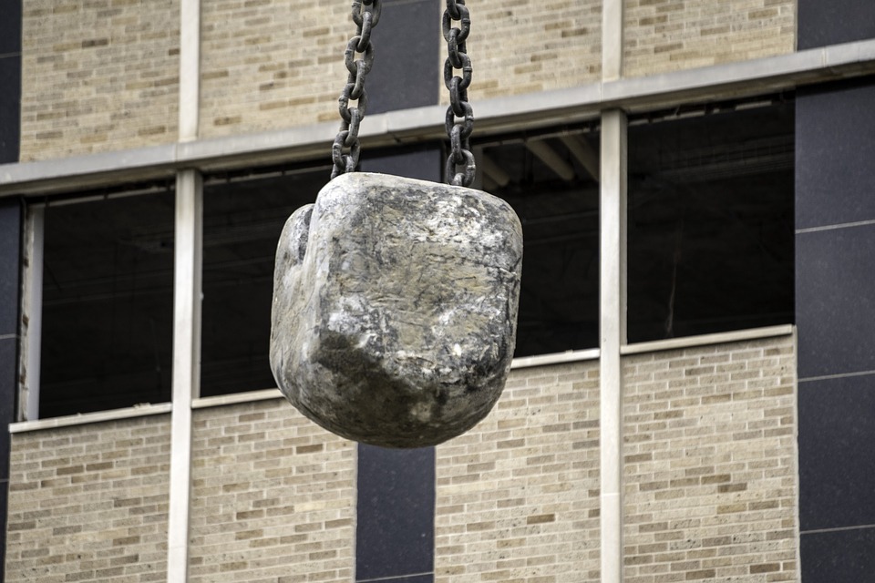 wrecking-ball-3597678_960_720