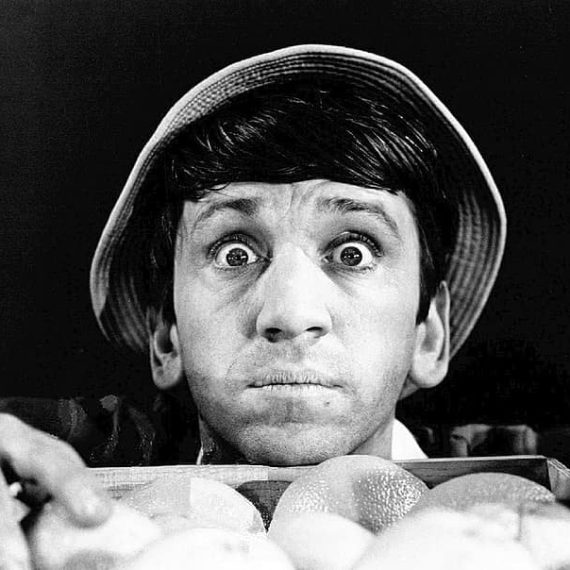 bob-denver-actor-comedy-television-tv-retro-classic-vintage-entertainment