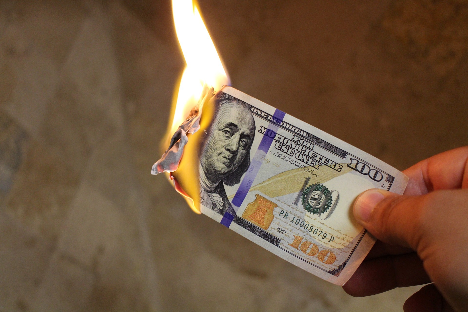 burning-money-gf99f456b8_1920